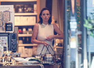 ČUVENI REPER SNIMIO SUPRUGU U KADI KAKO SE KUPA, PA JE CELOM SVETU POKAZAO GOLU! Svi se pitaju u kakvim su odnosima, kada je i OVO izašlo na videlo