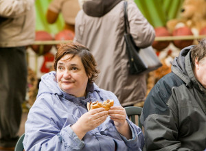 JEZIVO! POGLEDAJTE KAKO ĆE LJUDI DA IZGLEDAJU ZA 30 GODINA: Ovo će nam uraditi ultraprerađena hrana - potresna simulacija! (VIDEO)