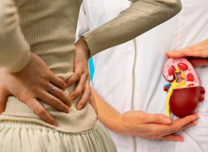 PRVI SIMPTOMI OTKAZIVANJA BUBREGA JAVLJAJU SE NOĆU - AKO VAS OVO BUDI IZ SNA, PRAVAC KOD LEKARA: Ove znake ne smete ni slučajno da ignorišete!