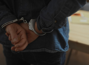 MUŠKARAC (69) JE OŽENIO ŽENINU ĆERKU (16)! Kada je izašao pred sud supruzi je morao da otkrije još jednu tajnu - evo čija su deca koja su bila u kući!