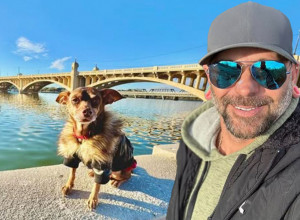 NIJE MOGAO DA SE POMIRI SA GUBITKOM PSA - 8 godina je svakog dana postavljao njegovu fotografiju na mrežama! A onda mu se javila nepoznata žena i otkrila ISTINU!