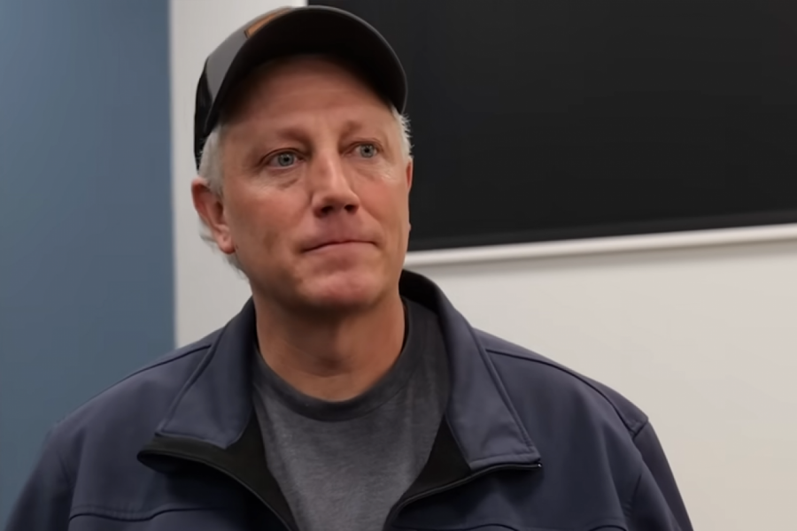 POLICAJCU JE UMRLA ŽENA I 10 MESECI KASNIJE MU JE STIGLO MISTERIOZNO PISMO: Srce mu je stalo, a onda je nešto ispalo iz KOVERTE! (VIDEO)