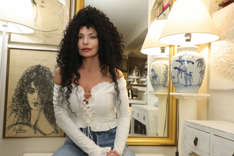 LIDIJA VUKIĆEVIĆ kao MORSKA SIRENA: Njene SAVRŠENE OBLINE nije mogla da obuzda providna mrežasta haljina (FOTO)