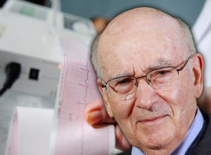 ČUVENI KARDIOLOG OTKRIO KOJA NAMIRNICA ČUVA SRCE: Pre i posle operacije ona umanjuje rizik od infarkta!