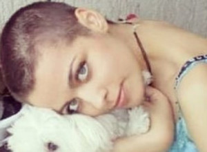 SA 20 GODINA PEVAČICA JE SAZNALA DA JOJ ORGANIZAM RAZARA RAK - tada je uradila nešto o čemu se i danas priča