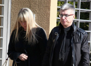 POJAVA UDOVICE SAŠE POPOVIĆA NA KOMEMORACIJI KIDA DUŠU: Malo ko je ovo primetio, njeno ponašanje otkriva SVE! (FOTO, VIDEO)