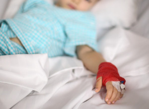 BILI SU NA KAMPOVANJU I OTAC JE U PET SATI UJUTRU ČUO ĆERKINO TIHO ZAPOMAGANJE: Kad je raskopčao njenu vreću za spavanje umalo se nije srušio, a onda je neman izbacila zube...