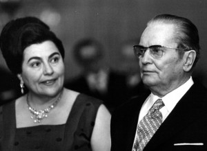 NAJZAD OTKRIVENE REČI KOJIMA JE TITO ZAPROSIO 32 GODINA MLAĐU JOVANKU: Kada je čula kako glasi prosidba, znala je da ne sme da mu kaže ne!
