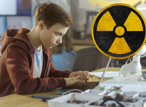 DEČAK JE EKSPERIMENTISAO U SOBI, KAD MU JE NA VRATA ZALUPAO FBI: Agenti su imali zaštitna odela, nosili su specijalne uređaje zbog njegovog otkrića! (VIDEO)