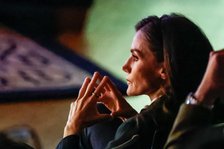 ZBOG OVE DIJETE KRALJICA U 6. DECENIJI IZGLEDA KAO PRAĆKA: Hvali se ogromnim obrocima, a kilogrami samo padaju