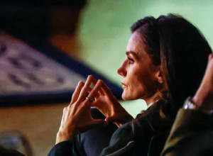 ZBOG OVE DIJETE KRALJICA U 6. DECENIJI IZGLEDA KAO PRAĆKA: Hvali se ogromnim obrocima, a kilogrami samo padaju