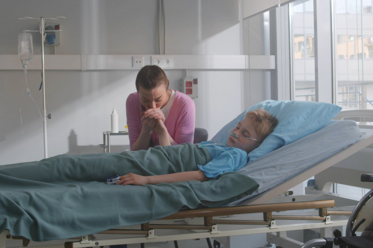 LEKARI SU TINEJDŽERA (15) POSLALI KUĆI S LEKOVIMA ZA GLAVOBOLJU, A ONDA SU POČELI NAPADI: Kad su doktori na skeneru videli "paukovu mrežu", počela je borba za život!