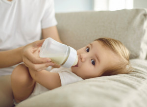 DEČAK JE PIO LITAR KRAVLJEG MLEKA DNEVNO: Bio je bled i plačljiv, a onda su usledili jezivi rezultati krvi!