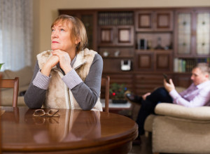 UMRLA MI JE MAJKA, A JA SAM ZAPEVAO OD SREĆE! Jeziva ispovest sina koji tvrdi da je počeo da živi kad je ona PREMINULA!