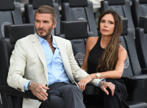 POSLE 20 GODINA LJUBAVNICA DEJVIDA BEKAMA OTVORILA DUŠU! Otkrila mračne tajne čuvenog fudbalera, a šta je tek rekla za Viktoriju! (VIDEO)