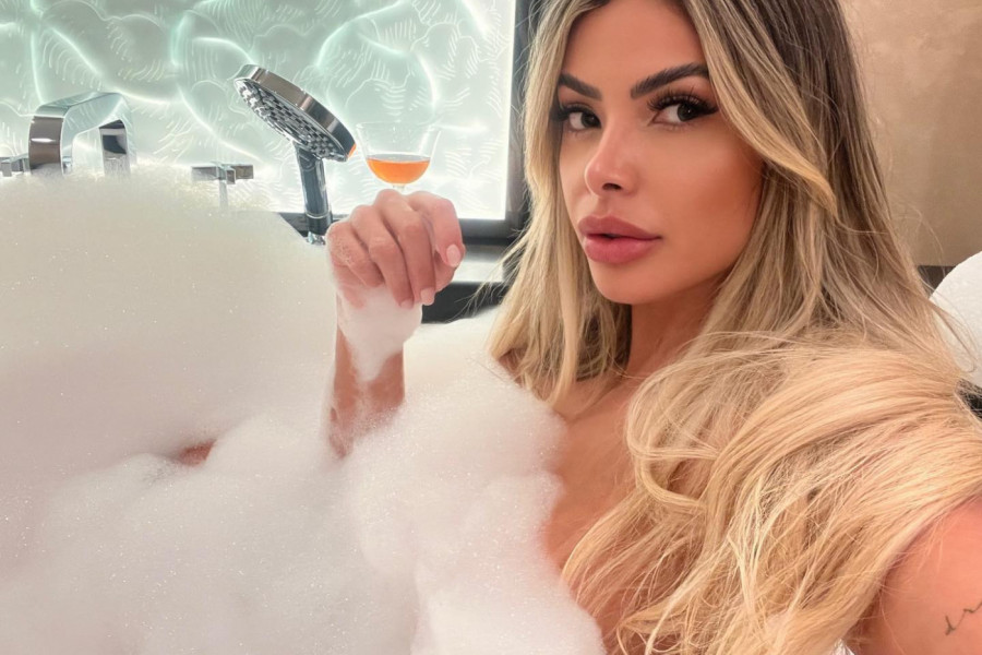 UGRADILA JE ČIP U ZADNJICU KAKO BI BILA ZGODNA - prvo joj je porastao polni organ, a kada joj je OVO otpalo nije znala šta će od sebe (ŠOK FOTKE)