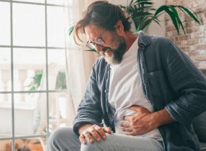 MUŠKARAC JE IMAO SIMPTOME TRUDNOĆE, STOMAK JE POČEO DA MU RASTE?! Otišao je kod lekara i na skeneru su videli MASU - mogao je samo da broji mesece!