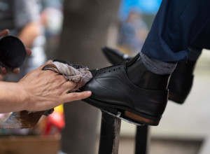 ŽIVEO JE NA ULICI KAO BESKUĆNIK I ČISTAČ CIPELA: Prosio je za HRANU, bio je pretučen, a jedan susret je zauvek promenio njegov ŽIVOT!
