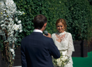 MLADOŽENJIN DRUG JE ČEKAO SVADBU DA RAZOTKRIJE BURNU MLADINU PROŠLOST: Uzeo je mikrofon i opleo - istina je planula kao šibica - u sve je bio umešao i on sam