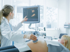 REKLI SU JOJ DA NE MOŽE DA IMA DECU, A ONA JE ZATRUDNELA: Kad je na ultrazvuku ugledala BEBU doktorka je zinula u čudu! (FOTO)