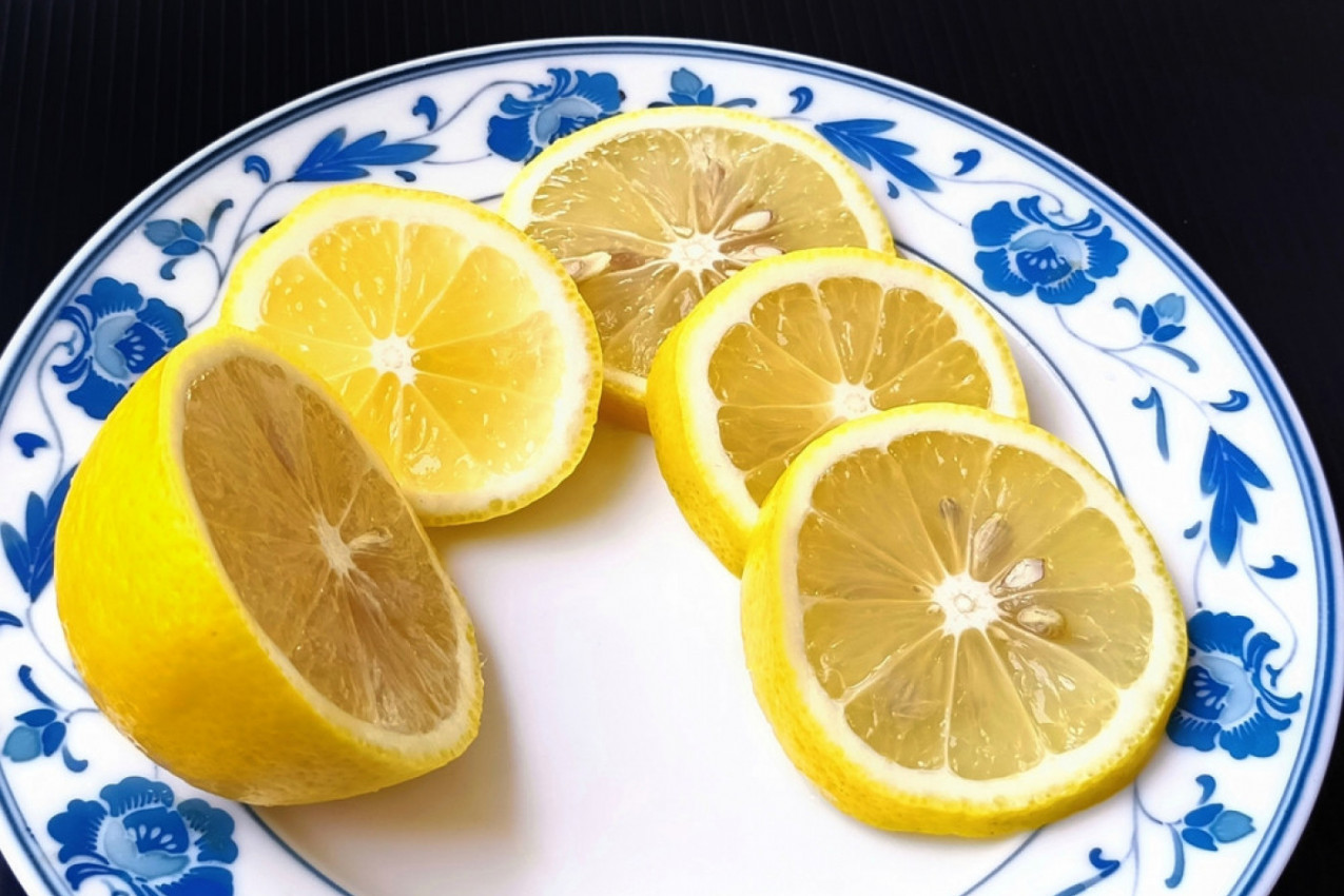 SVE VIŠE LJUDI KORISTI SEMENKE LIMUNA, a posebno su značajne ženama koje se bore sa opadanjem kose: Recept koji obnavlja dlaku iz korena