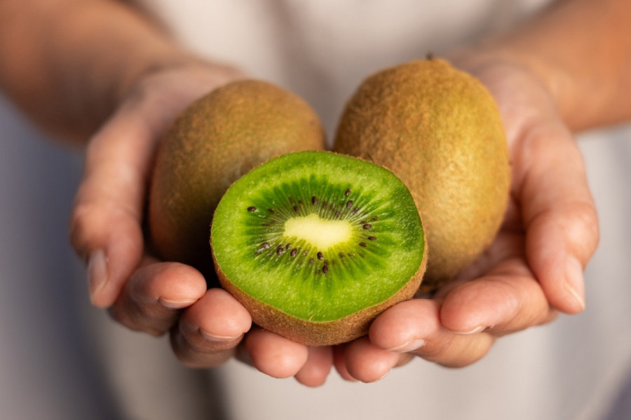 URADILI SU KRVNU SLIKU PRE I POSLE JEDENJA KIVIJA I STRUČNJACI SU BILI ZAPREPAŠĆENI: Voćka koja čuva najvažniju stvar u telu