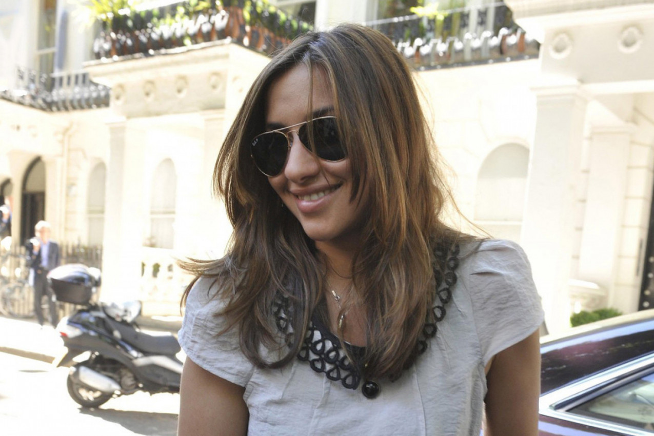 BILA JE SLAVNA PEVAČICA I RIJALITI ZVEZDA, DANAS PEČE PLJESKAVICE: Nekad su za njom ludeli muškarci, sad je NIKO ne prepoznaje! (VIDEO)