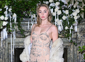 MISLILA JE DA NEKO KORISTI NJENE STVARI, A ONDA JE SNIMAK SA KAMERE OTKRIO JOŠ JEZIVIJU ISTINU: Evo šta se dešavalo svake noći u 21 čas, dok ona nije bila tu