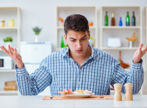 POSLE 8 GODINA BRAKA, NIJE VIŠE MOGAO DA ĆUTI: "Moja žena pojma nema da kuva, krajnje vreme je da nauči" - ŠOK, svi na internetu ga PODRŽALI!