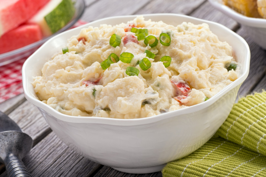 OVA SALATA SE MORA NAĆI NA TRPEZI ZA VASKRS: Idealna uz roštilj ili pečenje, a pravi se baš brzo