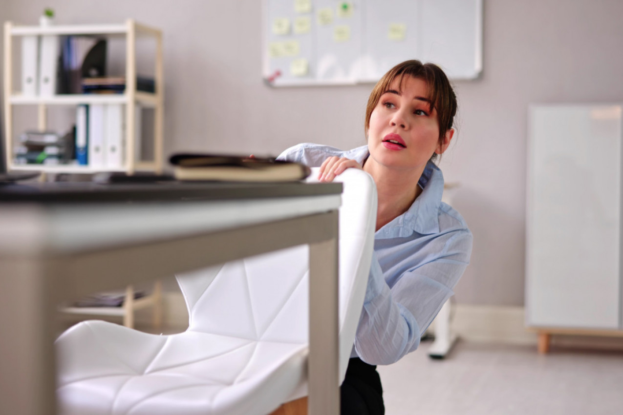 MAMI JE BIO POTREBAN TRENUTAK MIRA, PA SE SAKRILA OD DECE: Ljudi su se krstili u neverici kada su shvatili šta je ova žena uradila! (VIDEO)