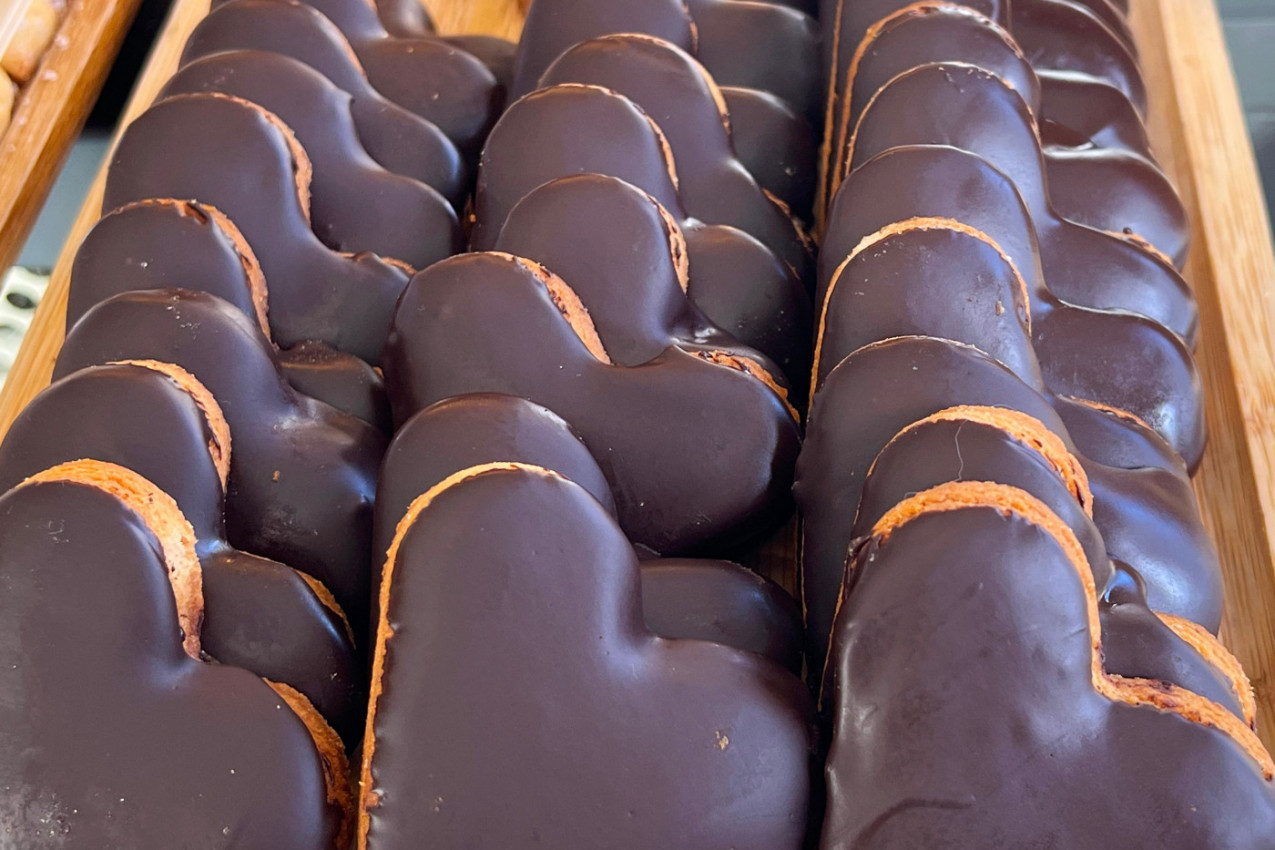 STARINSKI RECEPT ZA MEDENO SRCE: Jednostavna, jeftina, a preukusna poslastica kako su je pravile naše bake!