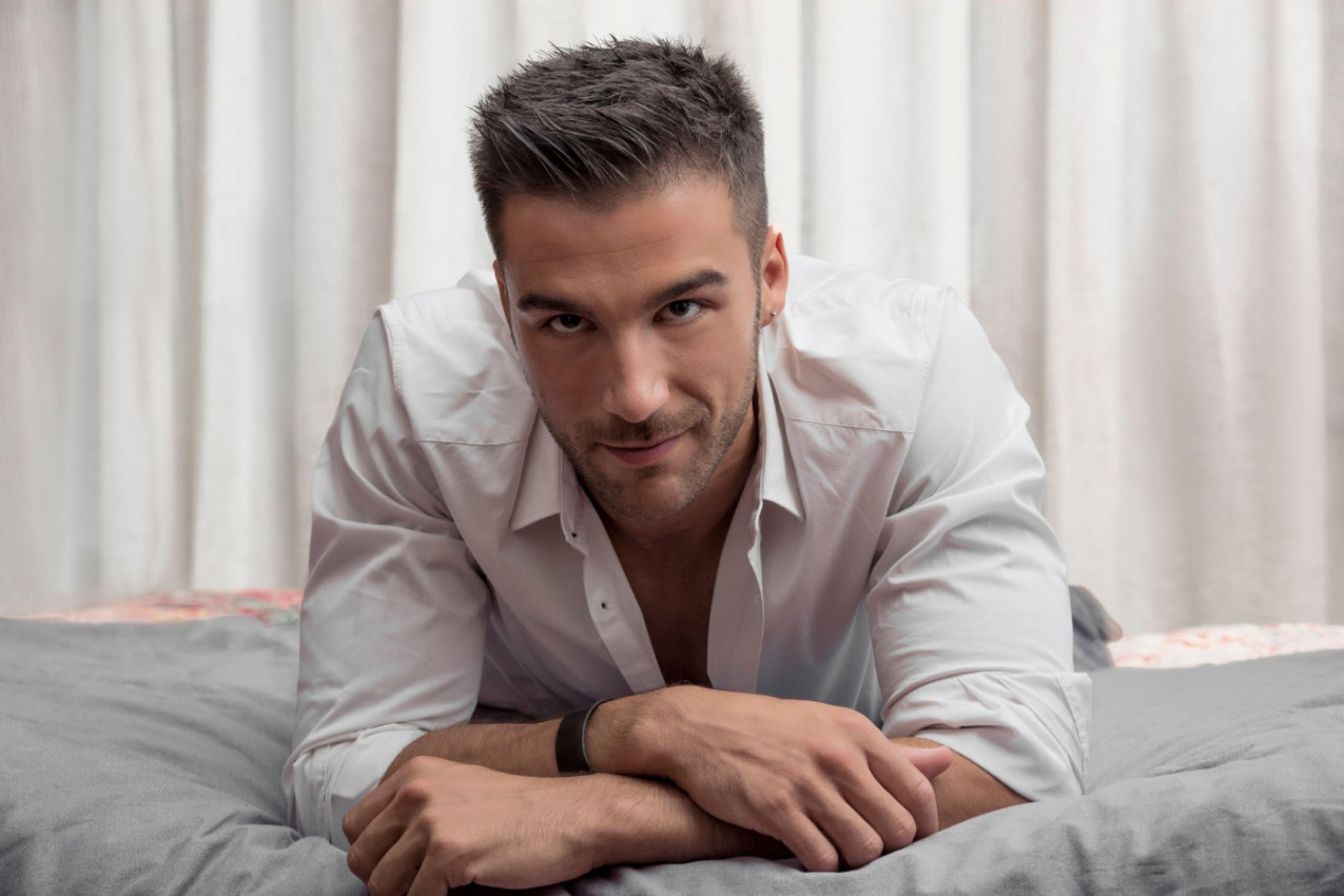 "IGRATE" SE SAMI SA SOBOM PRE SPAVANJA? Niste ni svesni kako ova mala intimna aktivnost utiče na telo - dobro ćete razmisliti!