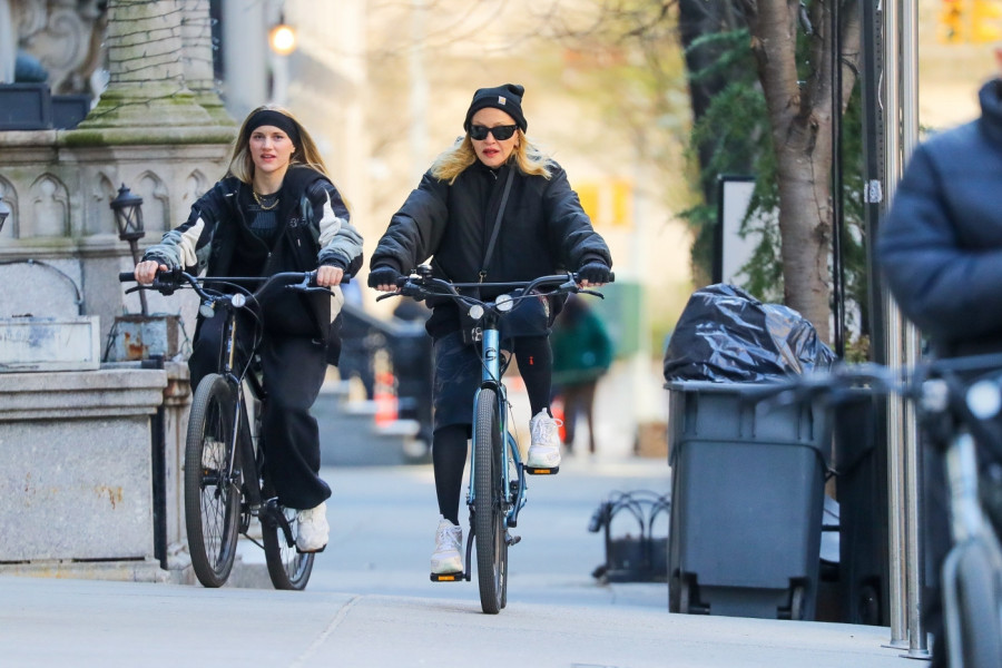 MADONA UHVAĆENA U NEZGODNOM TRENUTKU, oko kamere je razotkrilo: Kada vidite kako stvarno izgleda, dobro ćete protrljati oči! (FOTO)