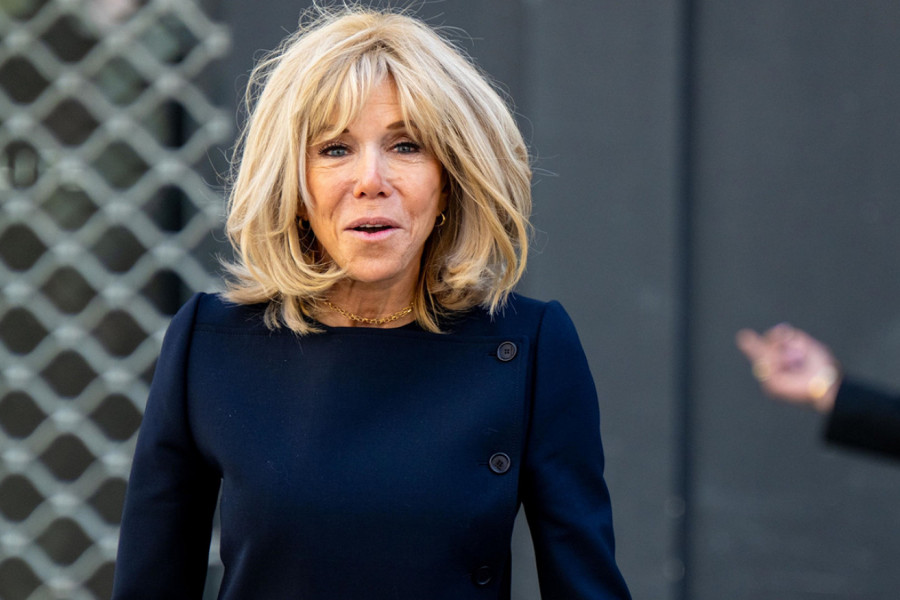 NAKON NAJNOVIJIH SKANDALOZNIH TVRDNJI IZ AMERIKE DA JE ROĐENA KAO MUŠKARAC... Svi gledaju u BRIŽIT MAKRON i ne veruju! (FOTO)