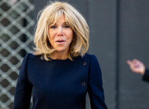 NAKON NAJNOVIJIH SKANDALOZNIH TVRDNJI IZ AMERIKE DA JE ROĐENA KAO MUŠKARAC... Svi gledaju u BRIŽIT MAKRON i ne veruju! (FOTO)