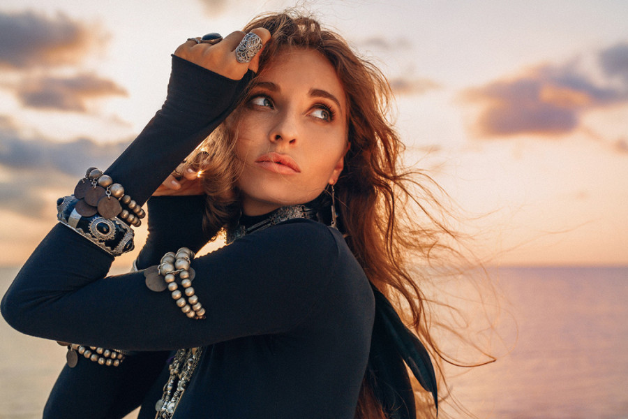 MISTIČNI ROMSKI HOROSKOP NAJAVLJUJE VREO POČETAK LETA: Srce će vam biti kompas, a samo jedan znak će sijati kao zvezda!