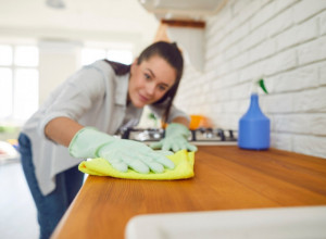 MOĆNA KOMBINACIJA DVA NEOBIČNA SASTOJKA DAJE SUPER SREDSTVO ZA ČIŠĆENJE: Kamenac i najgore mrlje nestaju za 15 sekundi!