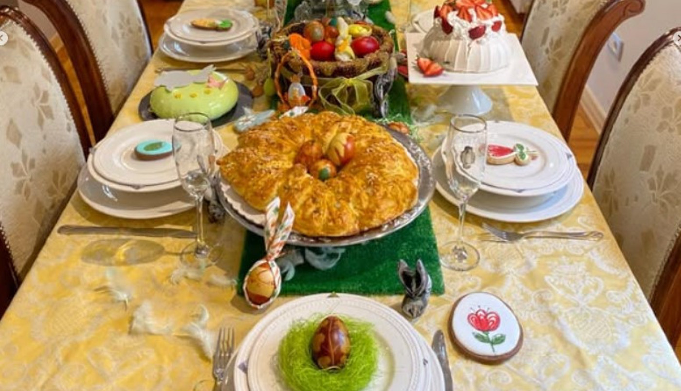 USKRŠNJA TRPEZA KOD PRAVOSLAVACA! Jedna vrsta mesa bi obavezno trebalo da se nađe na stolu - najdetaljniji recepti za predjela, čorbu, glavno jelo i DESERT! (FOTO)