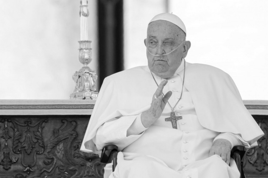 OVO SU SIMPTOMI BOLESTI OD KOJE JE UMRO PAPA FRANJA: Jedan znak gotovo svi previde, posledice mogu biti FATALNE!