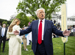 NESTALA NA MESEC DANA, a sada je konačno prošetala i svi su u nju gledali kao u Boga: Zbog jednog detalja Melanija je opet tema broj jedan! (FOTO GALERIJA)