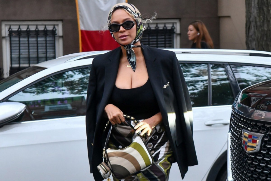 ČUVENA PEVAČICA SLOMLJENA OD TUGE: Otkriveno da joj se majka bori s rakom, ovo su bili PRVI simptomi opake bolesti!