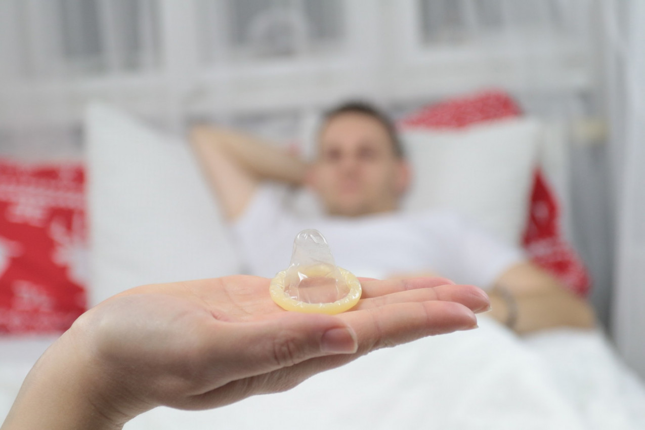 JEDAN ZNAK NA TELU ŽENE NEPOGREŠIVO OTKRIVA DA JE IMALA INTIMAN ODNOS: Ni sama ne može to da sakrije