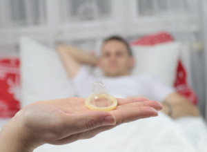 JEDAN ZNAK NA TELU ŽENE NEPOGREŠIVO OTKRIVA DA JE IMALA INTIMAN ODNOS: Ni sama ne može to da sakrije