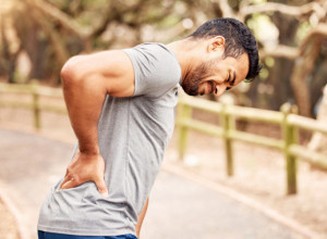 OSETIO JE JAK BOL U LEĐIMA, NIJE SE OBAZIRAO! A, ONDA JE SAZNAO DA IMA RAK KOJI "JEDE" ORGANE: Jedini spas je bila izuzetno rizična operacija!