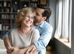 JA SAM PENZIONERKA (62) I MAŠTAM O MOLERU KOJI JE 30 GODINA MLAĐI OD MENE: Njena ispovest podelila internet - mnogi su pocrveneli od ovog njenog pitanja!