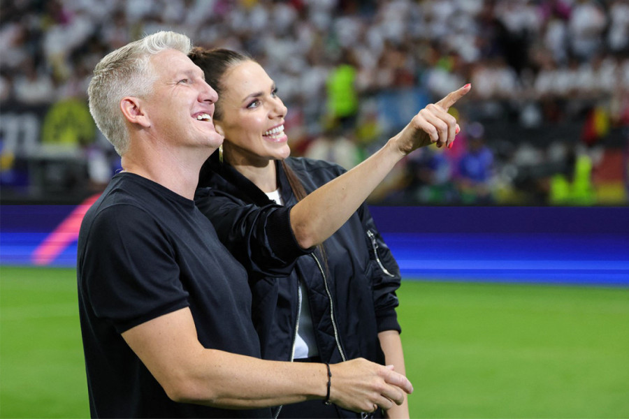 ESTER SEDLAČEK SE SKINULA I POKAZALA ČIME RASPOLAŽE: Da li je Švajnštajger na ovo pao?! (FOTO)