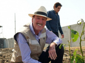 OTET KONZUL (79) I NJEGOVA 49 GODINA MLAĐA LJUBAVNICA - NJOJ STAVILI POJAS SA EKSPLOZIVOM: Jezivi detalji potresli svet, tražen milionski otkup!