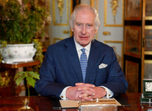 POTRESNO OBRAĆANJE KRALJA ČARLA - ZBOG NJEGOVOG PISMA SVI SU ZANEMELI! Najnovije informacije o njegovoj borbi s rakom odjeknule svetom!