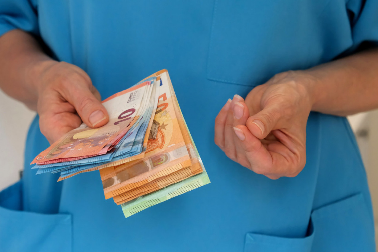 OVOLIKO NOVCA U SVAKOM TRENUTKU MORATE IMATI KOD KUĆE: Evo zašto je važno da ovo svi znaju - iznenadićete se sumom!